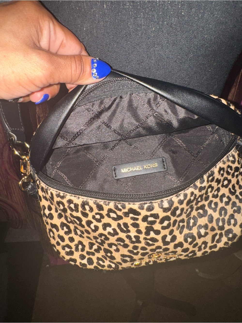 Micheal Kors Leopard Print Crossbody Bag with Gold Hardware - Picture 6 of 6